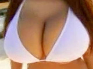 Japanese AV Queen Moans with Pleasure as She Splays Her Juicy Nippons on a Tokyo Beach